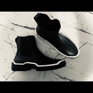 **SOLD**Men’s BOTTEGA VENETA leather boots ♠️